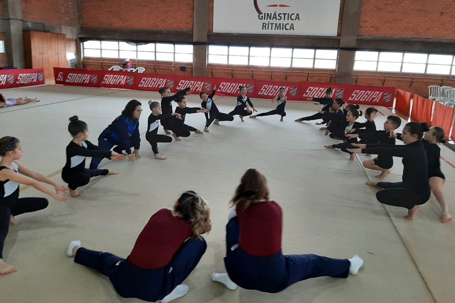 Ginástica Artística da Escola de Arte-Educação participa do 1º Troféu Sogipa  - Tudo Online em Campo Bom